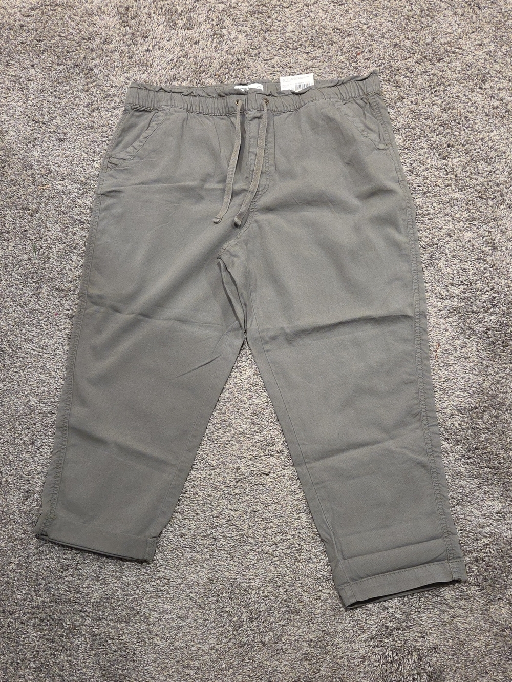 Sonoma Gray Paperbag Waist Mid Rise Capri Pants Size PL NWT
